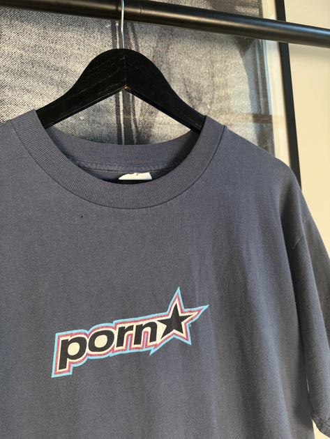 ICONIC RARE 90s PORN STAR SKATEBOARDS NAVY / RED LOGO SHIRT – Low