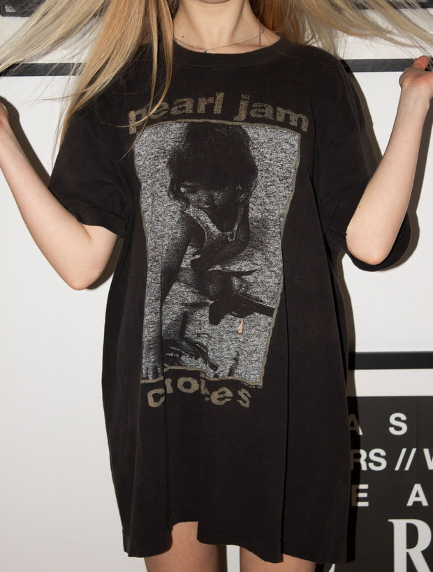 ULTIMATE VINTAGE GRAIL PEARL JAM CHOICES “9 OUT OF 10 KIDS PREFER CRAYONS TO GUNS” SHIRT