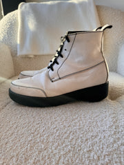 Spring/Summer 2018 “Henri’s Last Chance” Bottes En Cuir Hand-Drawn by Henri Alexander Levy