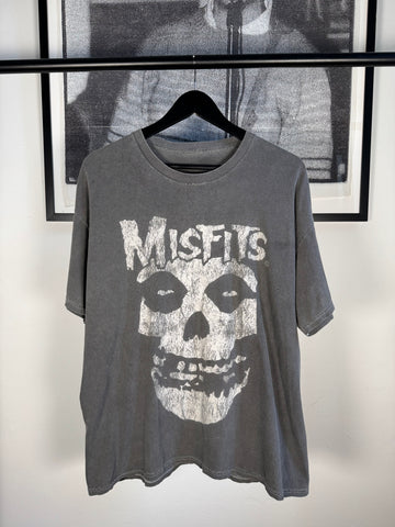 ICONIC EVERYDAY 90's MISFITS ULTRA-FADED CRIMSON GHOST LOGO SHIRT