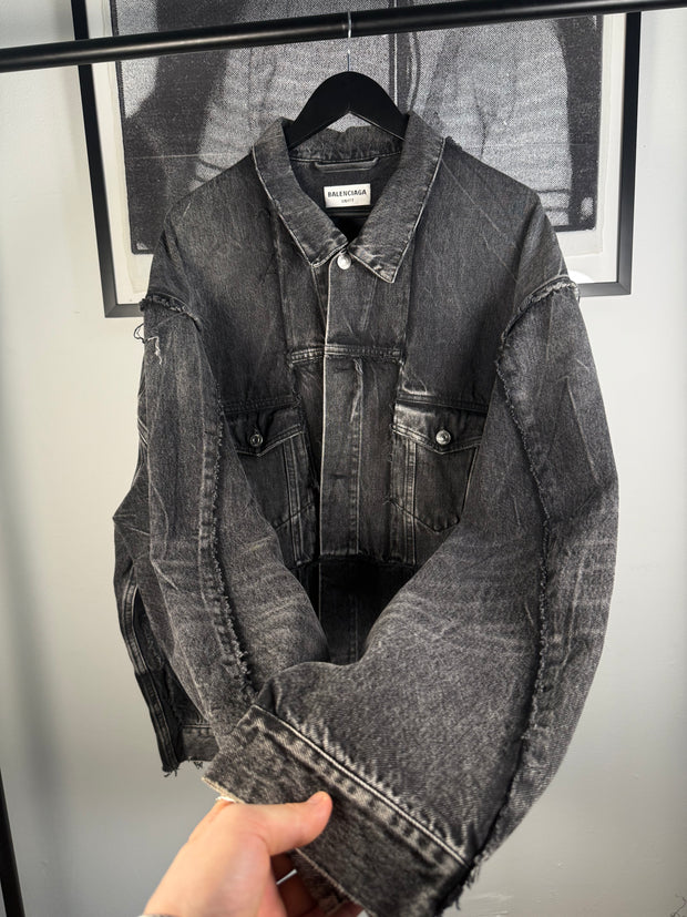 SPRING/SUMMER 2022 MARGIELA-INSPIRED RECONSTRUCTED DENIM UNIFIT JACKET