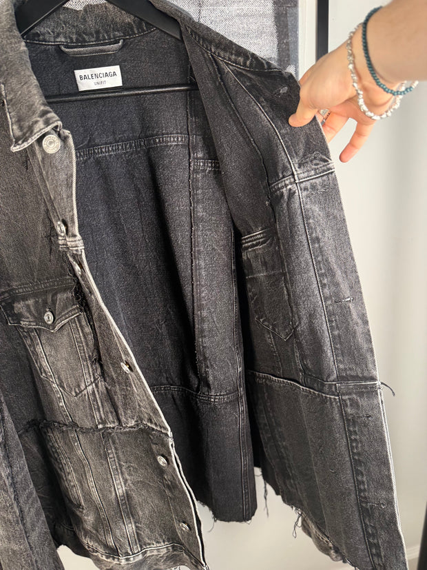 SPRING/SUMMER 2022 MARGIELA-INSPIRED RECONSTRUCTED DENIM UNIFIT JACKET