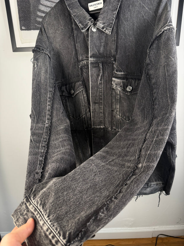 SPRING/SUMMER 2022 MARGIELA-INSPIRED RECONSTRUCTED DENIM UNIFIT JACKET