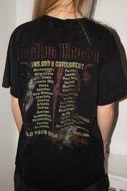 CLASSIC FADED MARILYN MANSON “GUNS GOD & GOVERNMENT” EARLY 2000s SHIRT